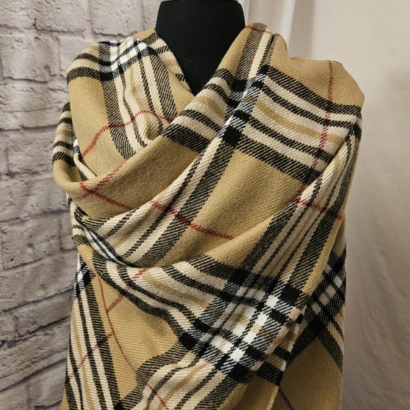 V. FRAAS Jackets & Blazers - Burberry-Style Scarf / Shawl with Fringe